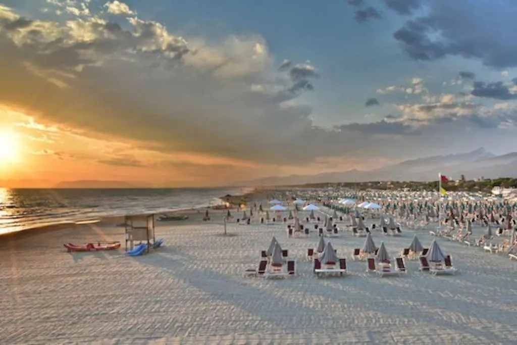 Casa Grotti: Charm & Comfort Vicino Al Mare Capezzano Pianore 0*,